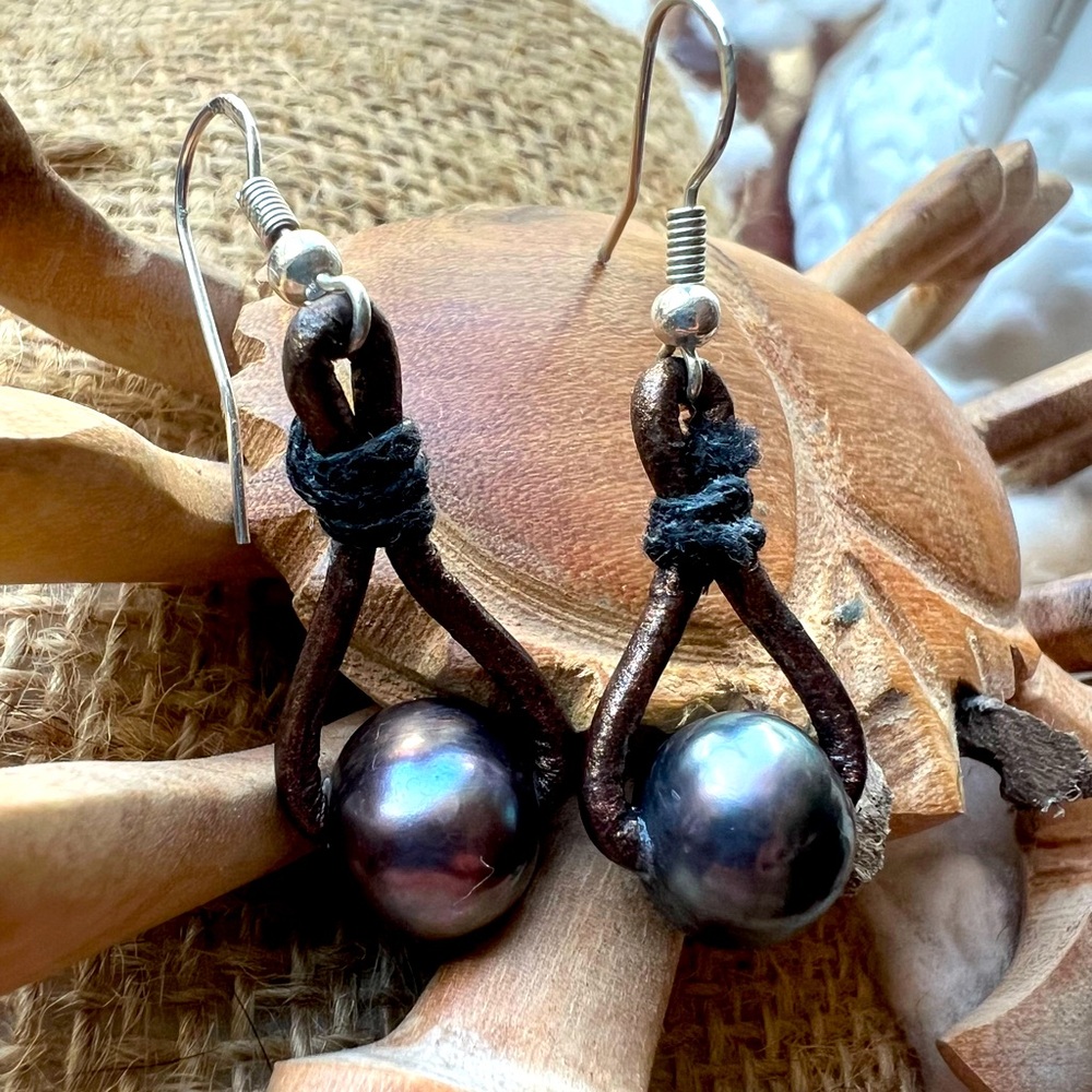 Elegant Black Pearl Earrings